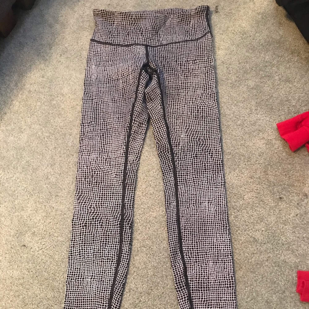 On Sale for 2 more days only!!! Lululemon leggings